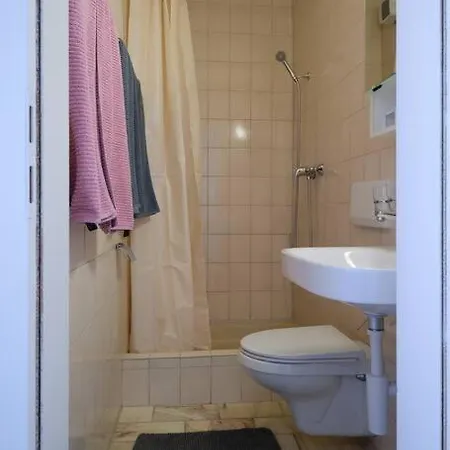 公寓 Komfortable Im Lebendigen Zuercher Kreis 3