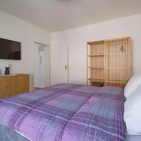 Apartment Komfortable Im Lebendigen Zuercher Kreis 3 Zurich