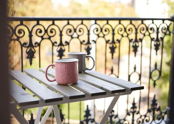 Komfortable Im Lebendigen Zuercher Kreis 3