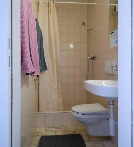 Appartement Komfortable Im Lebendigen Zuercher Kreis 3