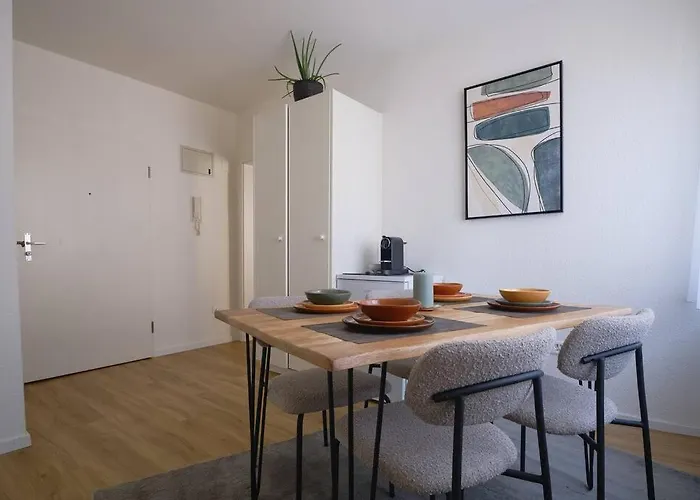 Komfortable Im Lebendigen Zuercher Kreis 3 Appartement